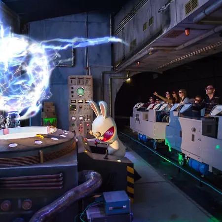 Villa With Garden Near Beautiful Golf Course