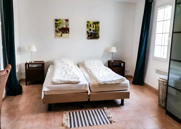 With Garden Near Beautiful Golf Course Vasles