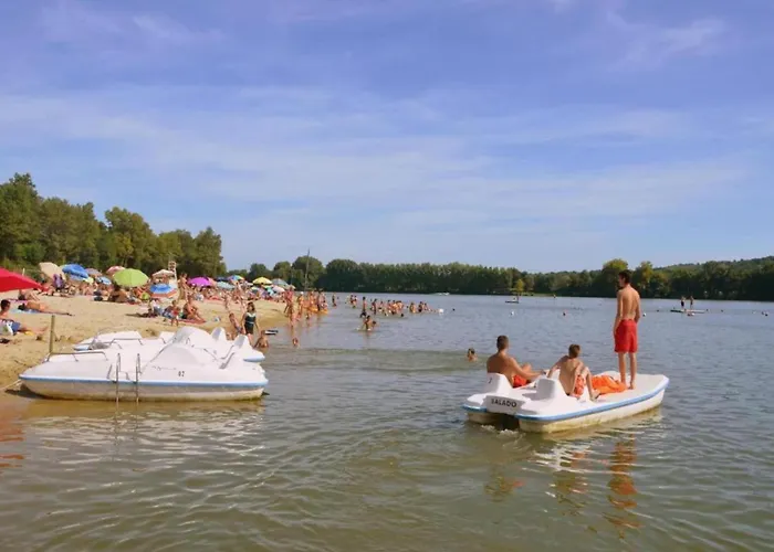 With Garden Near Beautiful Golf Course Vasles