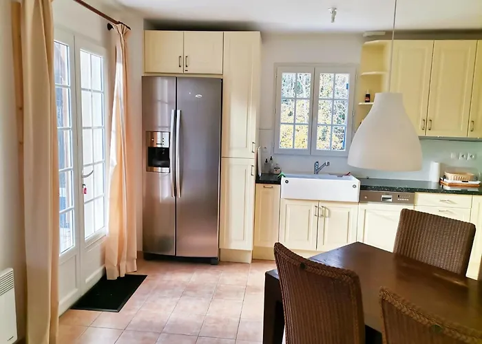 With Garden Near Beautiful Golf Course Villa